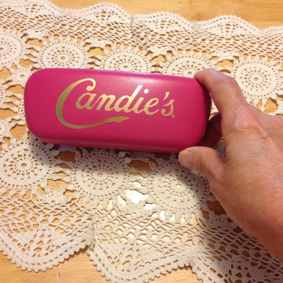Candie's Hot pink and gold eyeglass case - Picture 1 of 9